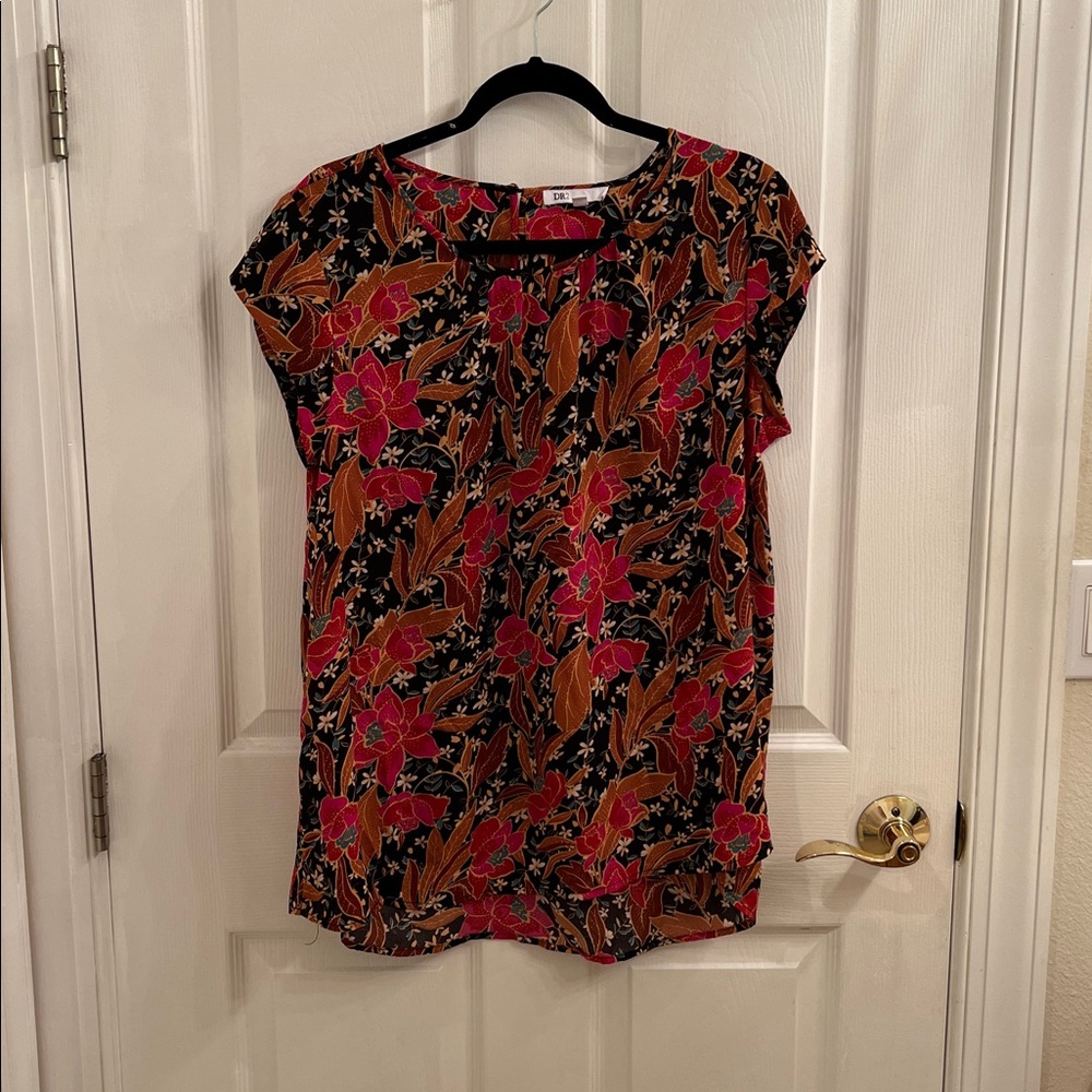 Floral Print Blouse with Red and Brown Accents